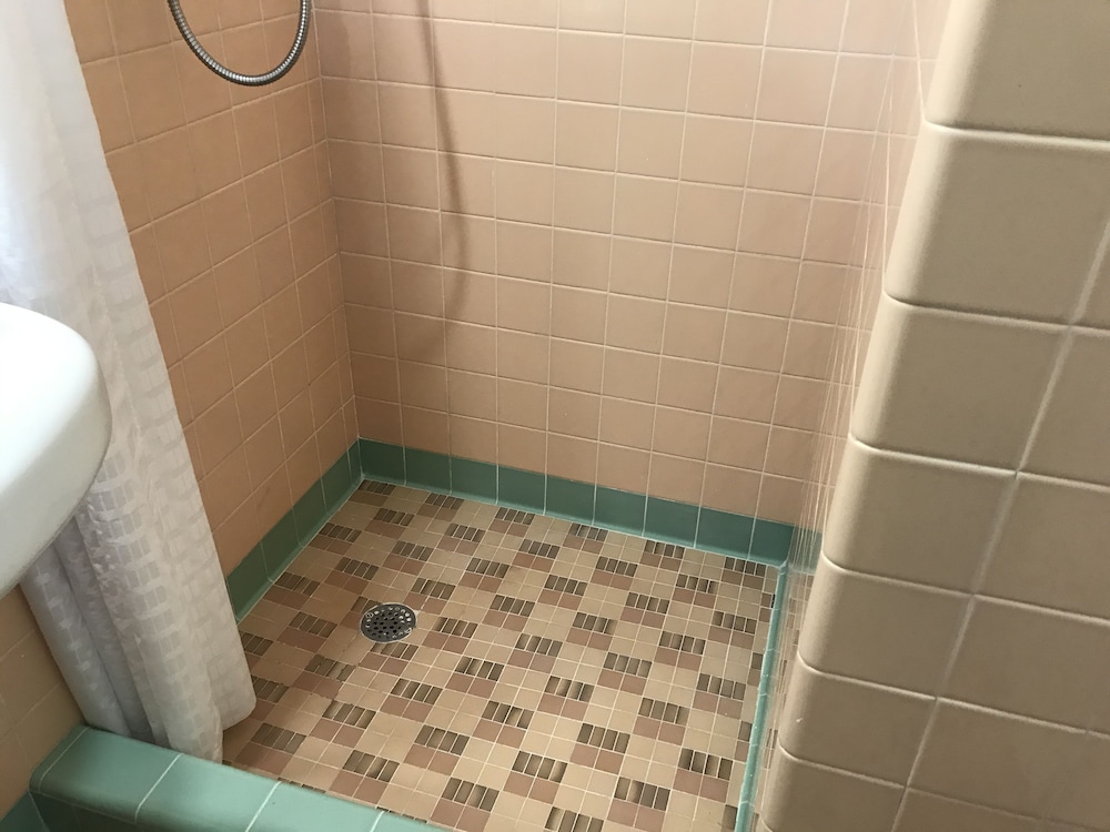 Silver Princess Motel - photo 17