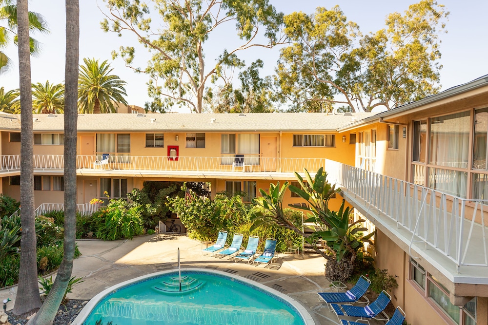 Cal Mar Hotel Suites - photo 17
