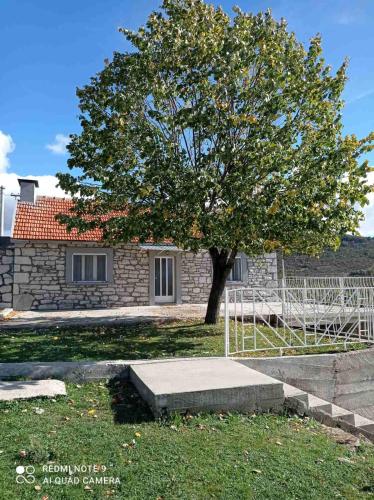 Oaza mira — hotel in Niksic