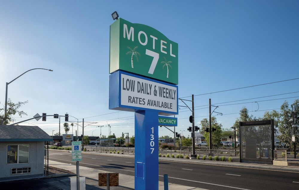 Motel 7 By Oyo Near Phoenix Airport in Mesa, United States