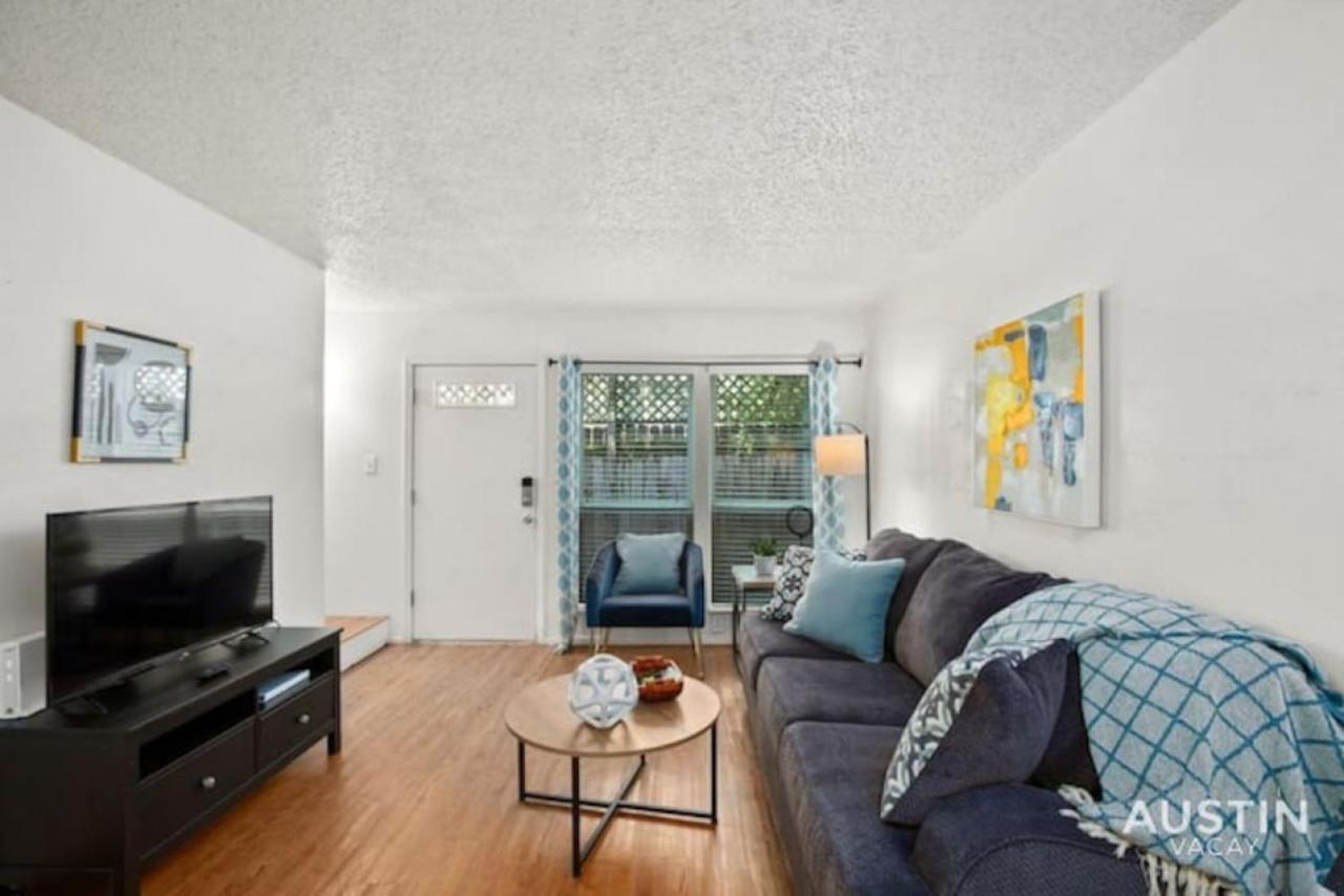 WFH in Relaxing Clarksville Townhome with Parking — 4-Star Luxury Hotel in Austin, United States