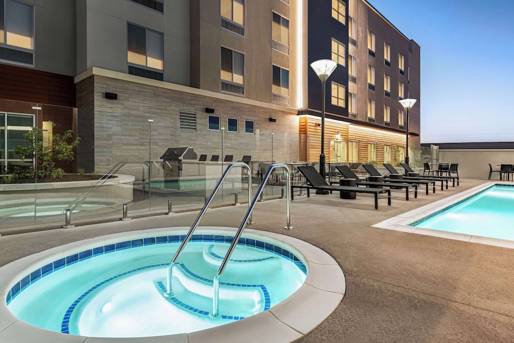 Hampton Inn by Hilton Stockton - photo 21