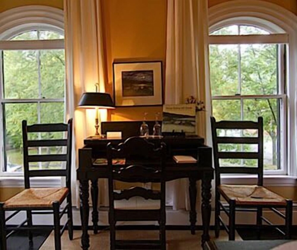 Ardmore Inn - photo 13