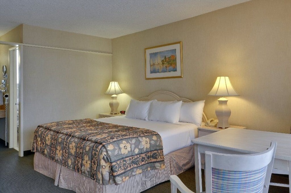 Vagabond Inn Ventura - photo 18