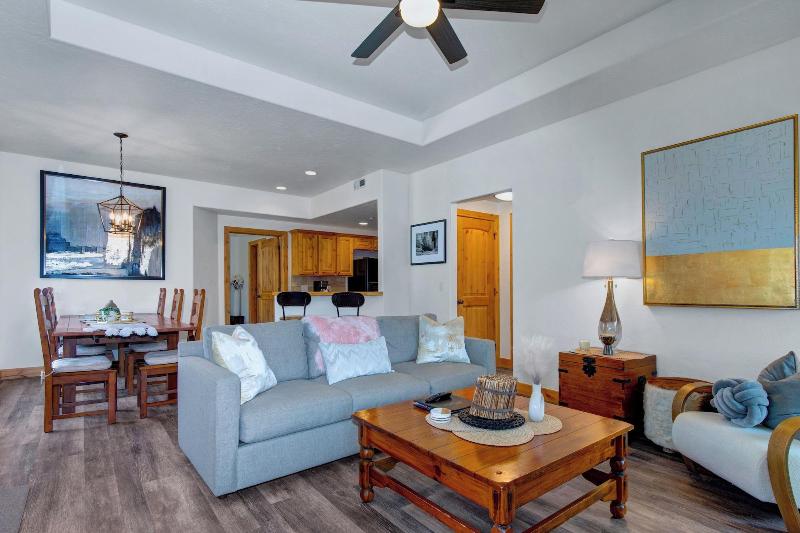Fox Pointe At Redstone By Lespri Management - photo 26