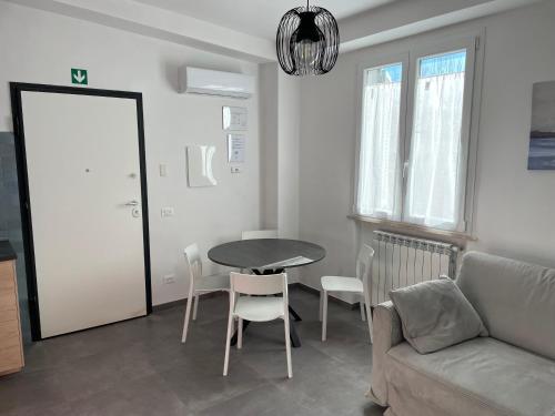 Casa Sul Mare Con Accesso Diretto in Spiaggia II — 4-Star Luxury Hotel in Fiumicino-Isola Sacra, Italy