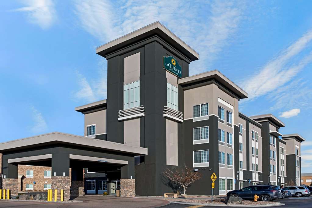 La Quinta Inn & Suites by Wyndham Denver Gateway Park - featured photo