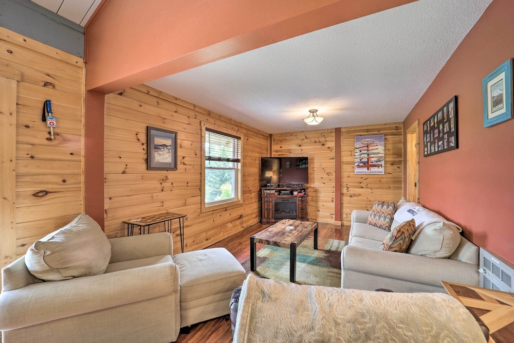Cozy Condo: Walk to Resort 9 Mi to Sugar Mountain - photo 14
