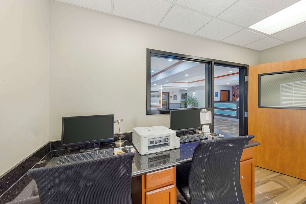 Best Western Plus Midwest City Inn & Suites - photo 29