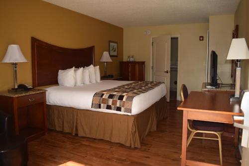 Atkinson Inn & Suites - photo 18