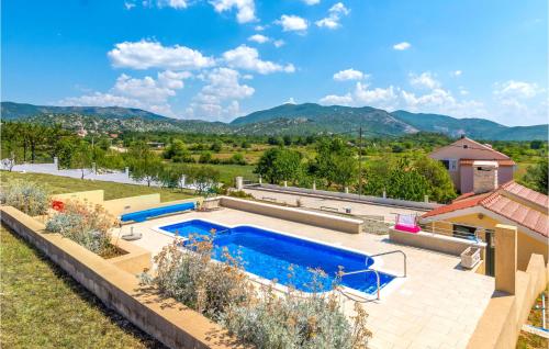 Holiday Home Neoric 2 — 4-Star Luxury Hotel in Podstrana, Croatia