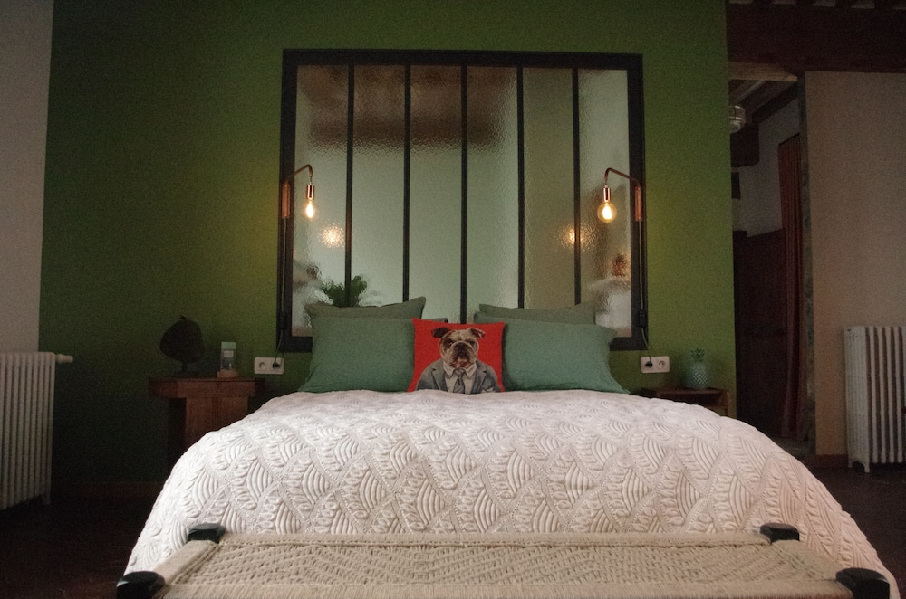 Home saint Jacques — 4-Star Luxury Hotel in Conches-En-Ouche, France
