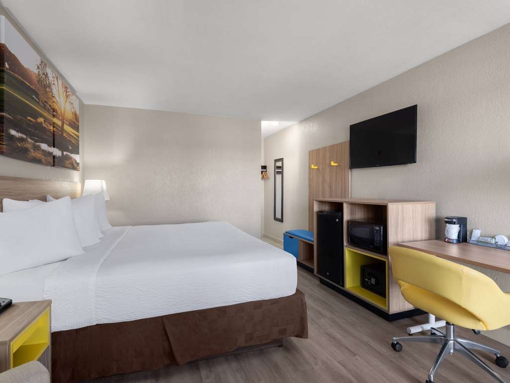Days Inn by Wyndham Las Vegas Airport Near the Strip - featured photo