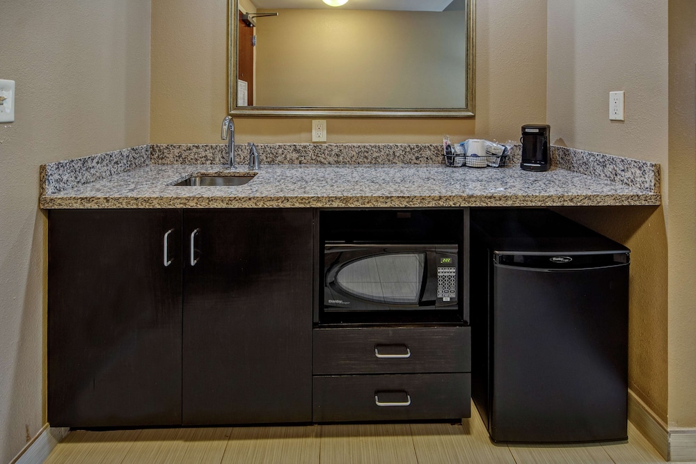 Hampton Inn & Suites Clarksville - photo 23