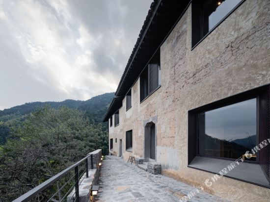 Stray Birds Hotel in Songyang, People's Republic of China