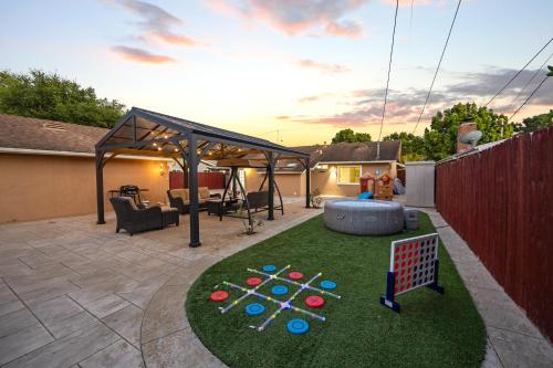 Coastal Home Near UCSB & Airport Hot Tub King Beds Fast Wifi Sleeps 6 — 4-Star Luxury Hotel in Santa Barbara, United States