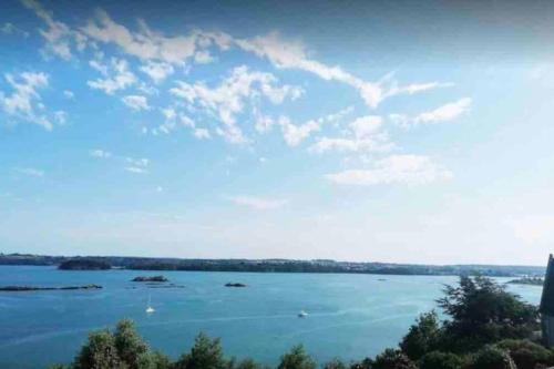 Maisonnette Pour 2 Personnes Vue Mer Plage A 100 Metres — Ploubazlanec