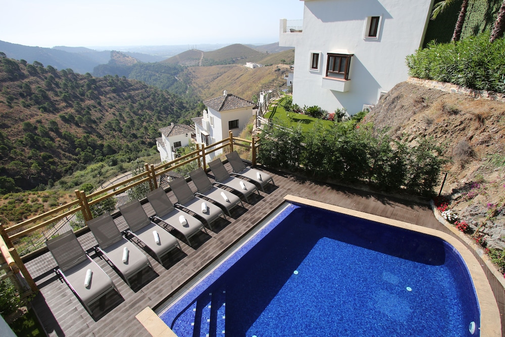 Villa Benahavis Hills Country Club & Spa — 4-Star Luxury Hotel in Benahavis, Spain