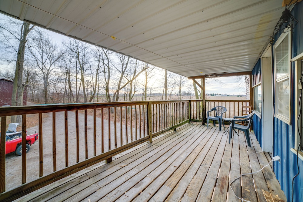 Rustic Apartment W Sunset Views In Elkhart 21234416 — Elkhart