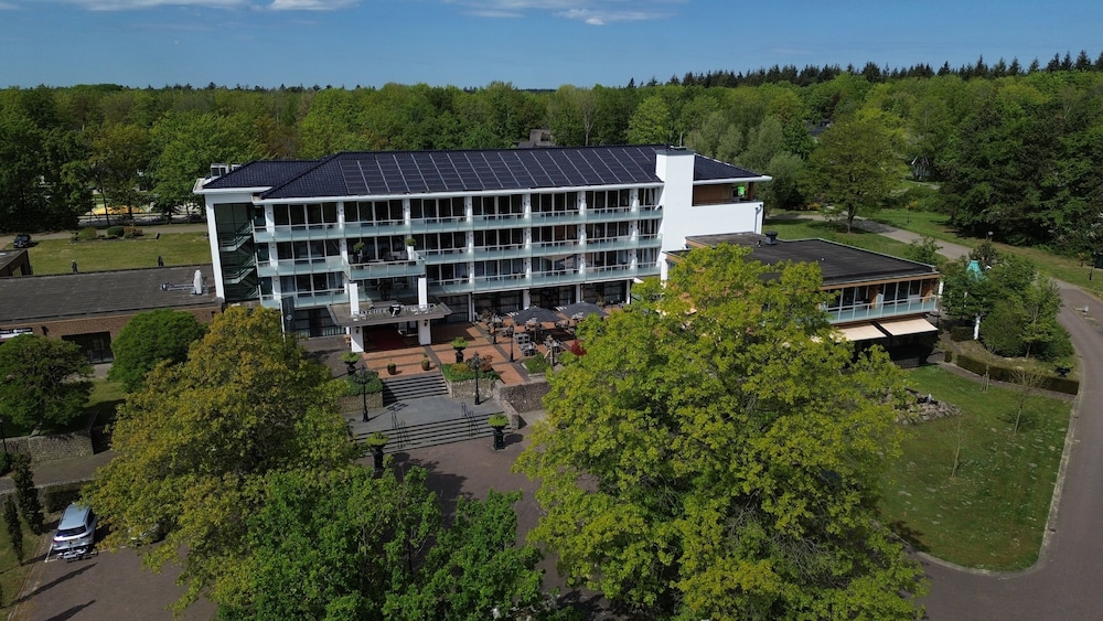 Fletcher Familiehotel De Hunzebergen — Exloo