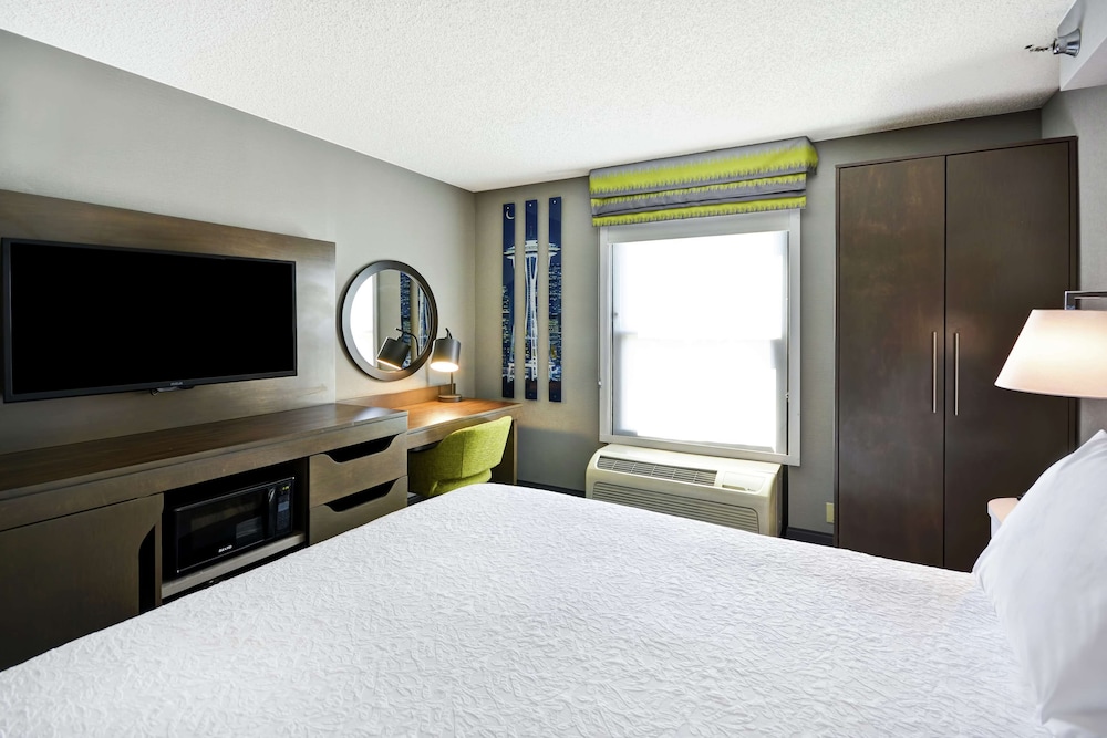 Hampton Inn Seattle Southcenter - photo 8