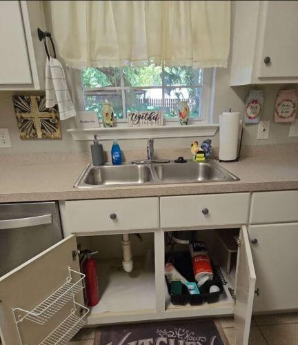 Hazel’s Happy Hideaway Midtown Mobile in Mobile, United States