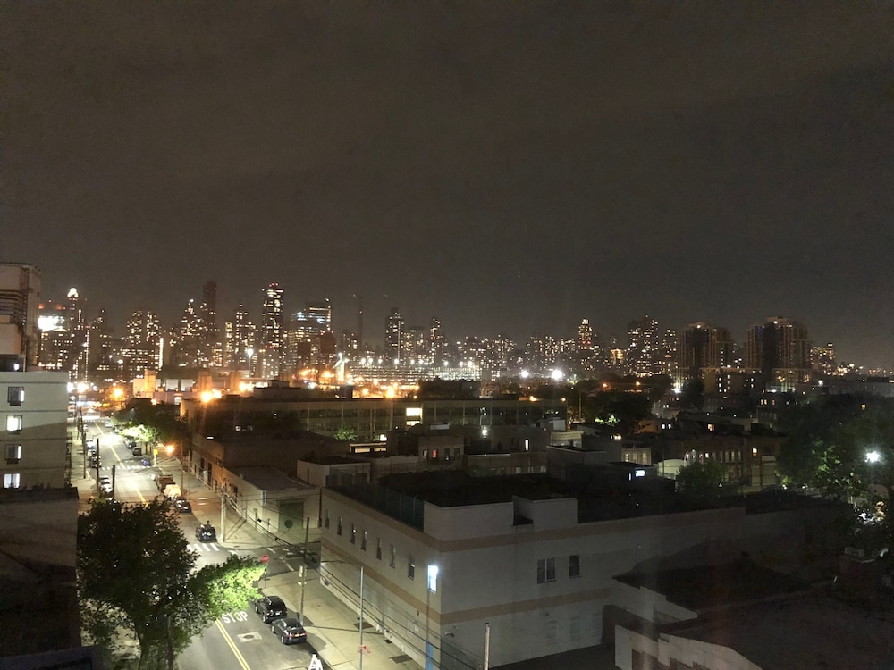 Hotel Nirvana — hotel in Long Island City