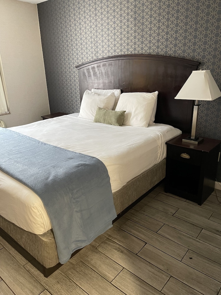 Lex View Inn at JFK Airport - photo 6