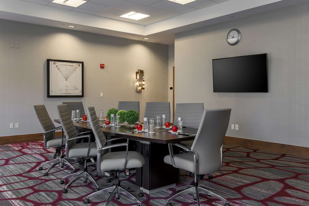 DoubleTree by Hilton Evansville - photo 69