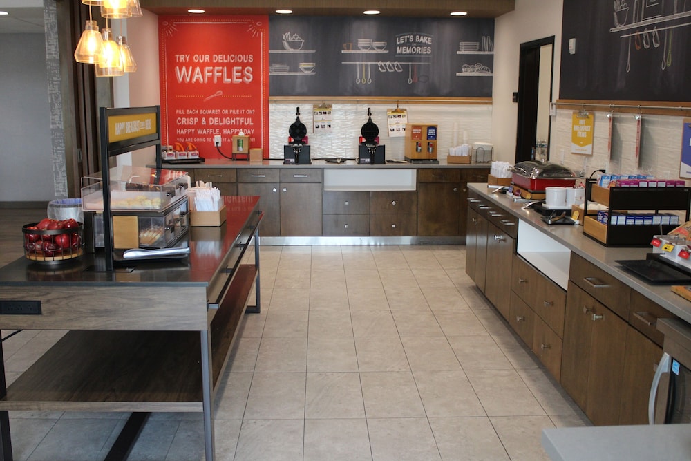Hampton Inn & Suites Pekin Peoria Area - photo 24