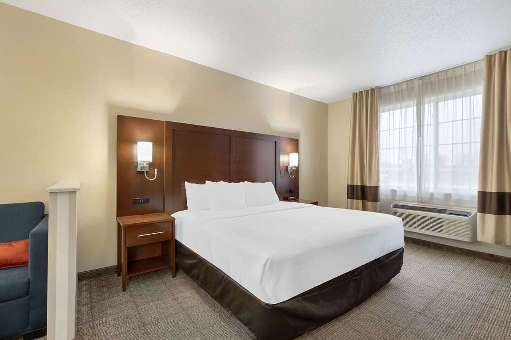 Comfort Suites Cedar Falls Industrial Park - photo 18