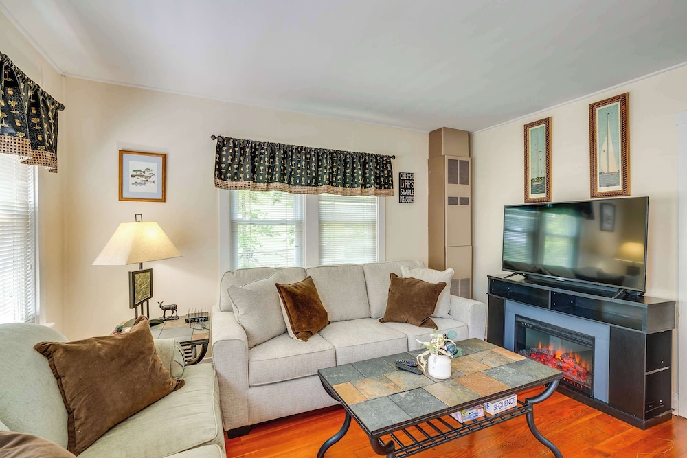 Como Cottage Stay for 6 — 4-Star Luxury Hotel in Lake Geneva, United States