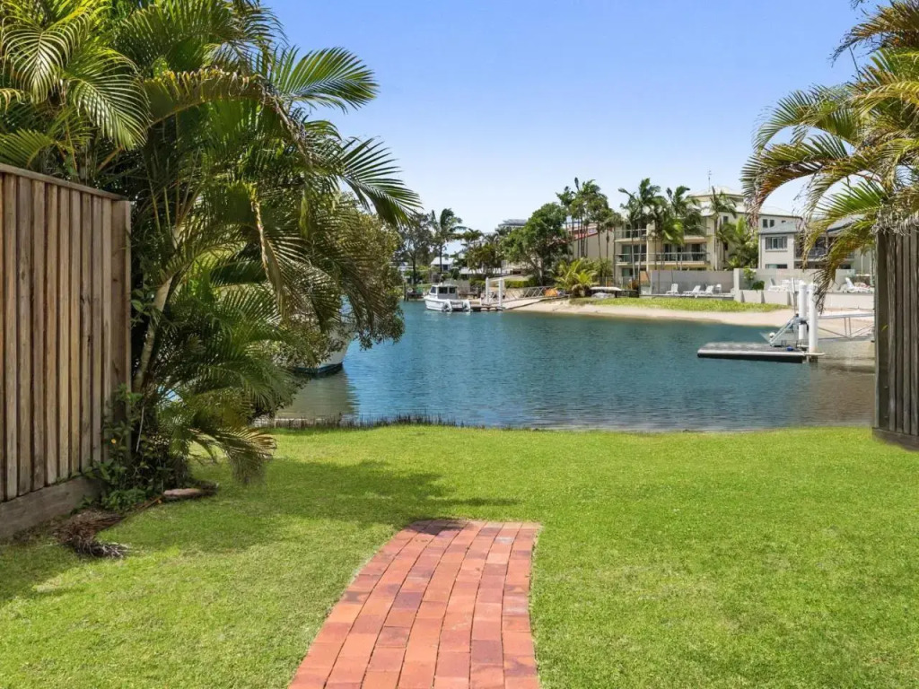 Belmondos Unit 4 Noosa Parade 81 — Noosa Heads