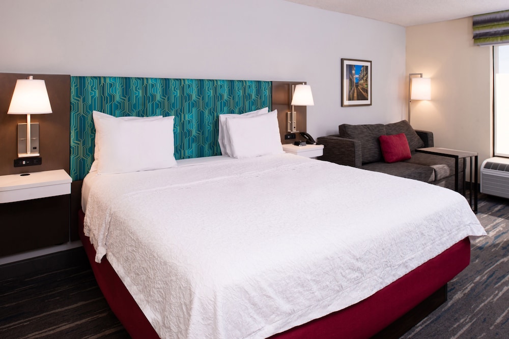 Hampton Inn Greensboro Airport - photo 8