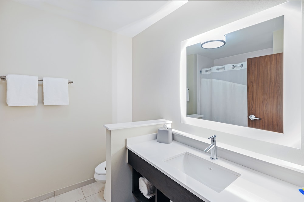 Holiday Inn Express & Suites Purcell by IHG - photo 15