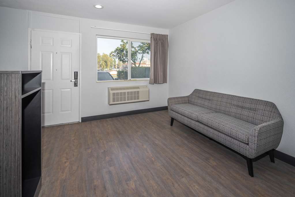 Motel 6 Fontana CA - photo 16