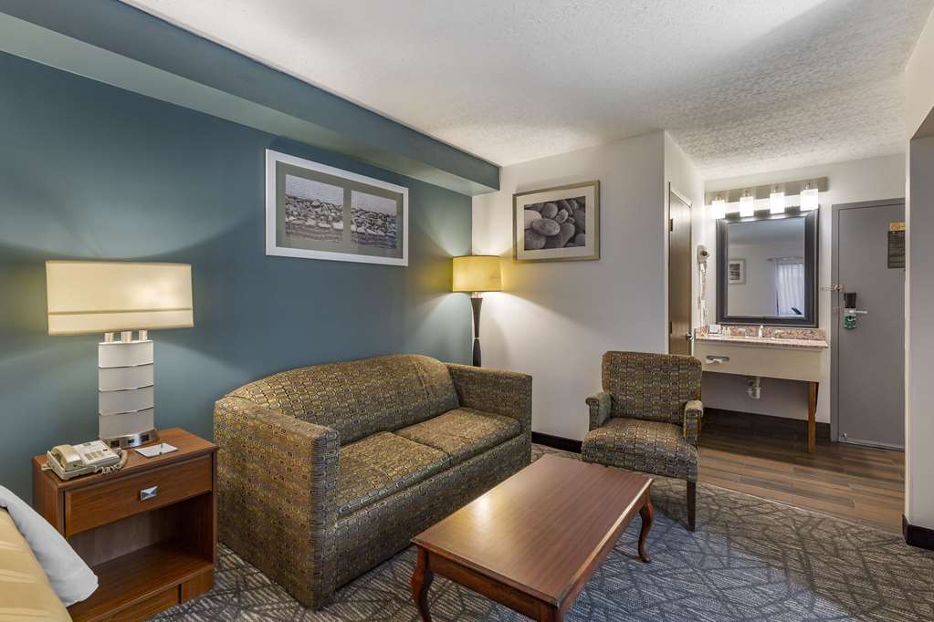 Quality Inn Austintown Youngstown West - photo 15