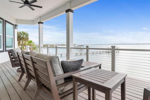 Dolphin Cove in Navarre, United States