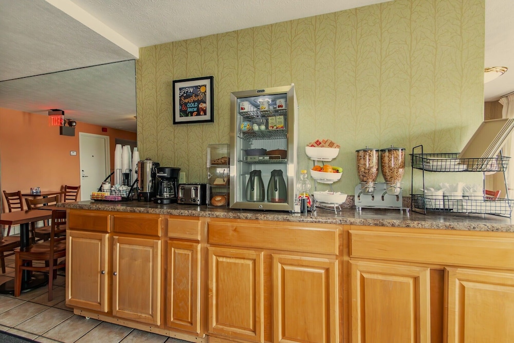Americas Best Value Inn Austinburg - photo 34