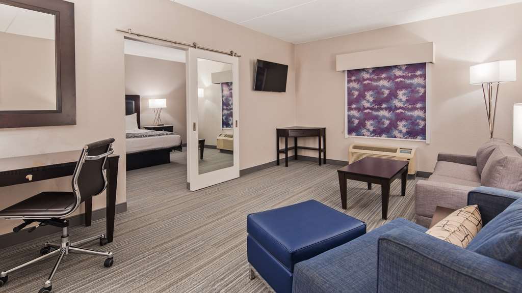 Best Western Plus Wilkes Barre Scranton Airport Hotel - photo 9
