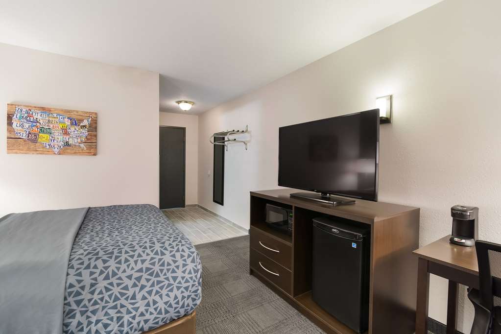 Econo Lodge Williston - photo 7