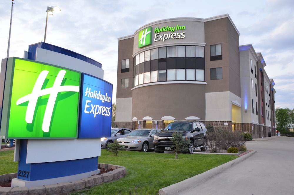 Holiday Inn Express Waterloo Cedar Falls by IHG - photo 31