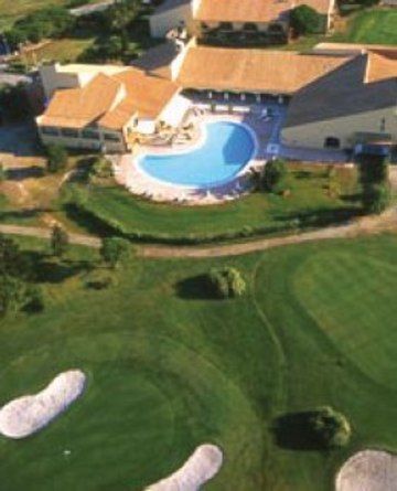 Du Golf Mas de Houston — 4-Star Luxury Hotel in Saint-Cyprien, France