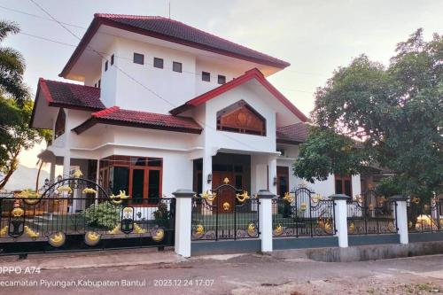 Pringgondani Homestay — 4-Star Luxury Hotel in Bantul, Indonesia