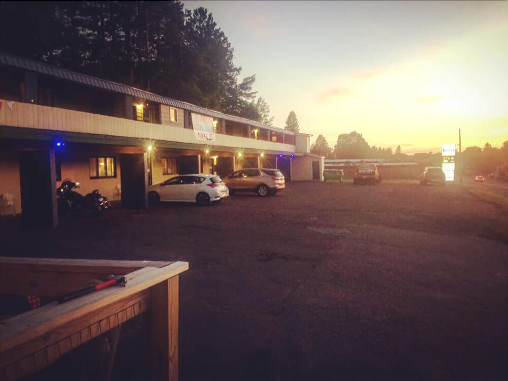 Love Hotels Timberline By OYO Lake Superior - photo 30