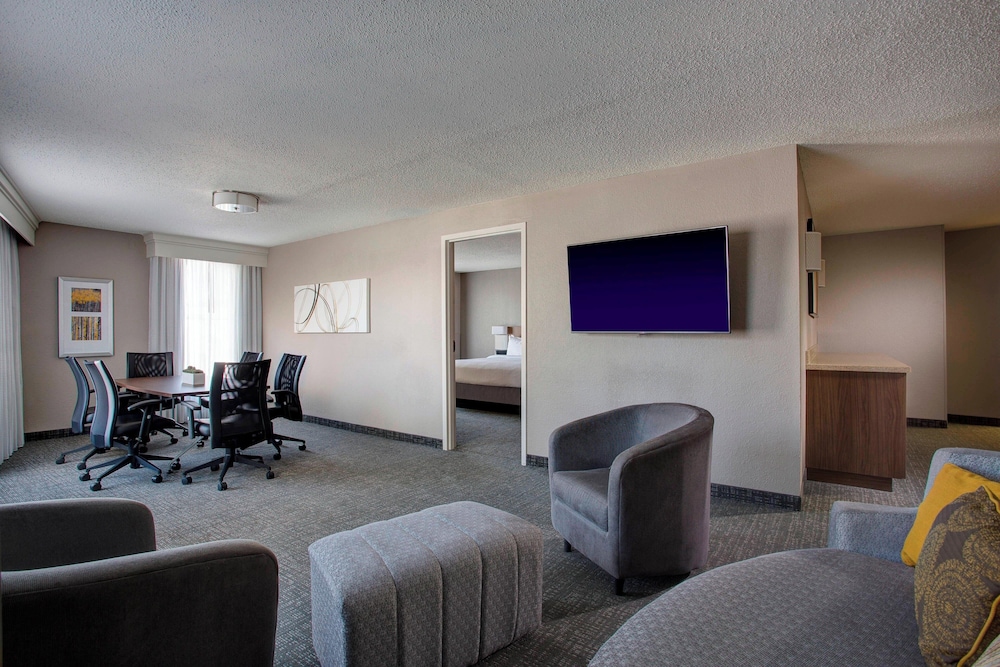 Courtyard by Marriott New Orleans Warehouse Arts District - photo 17