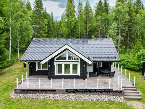 Lähderinne 2 bedroom log cabin private beach wifi & sauna — 4-Star Luxury Hotel in Puolanka, Finland