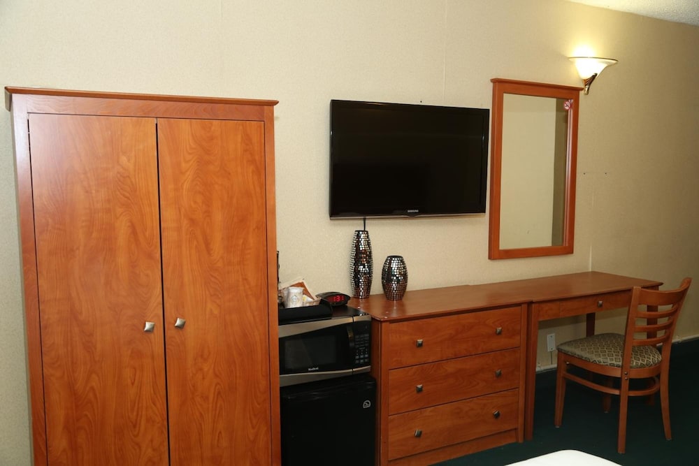 Jfk Inn - photo 19