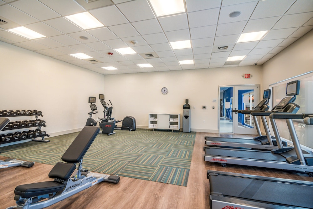 Holiday Inn Express and Suites Asheboro by IHG - photo 35