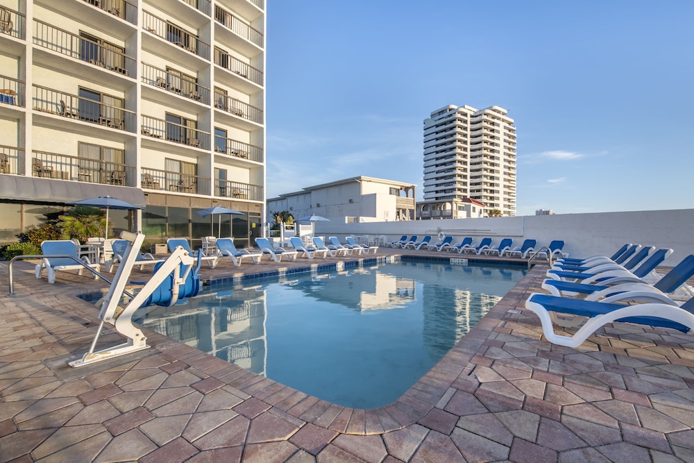 Tropical Winds Oceanfront Hotel - photo 78